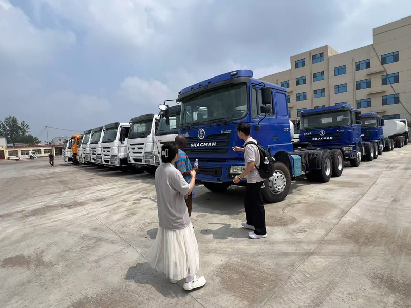 يرحب مصنع Luyi بعملاء أوزبكستان، ويفتح فصلًا جديدًا في التبادلات الدولية