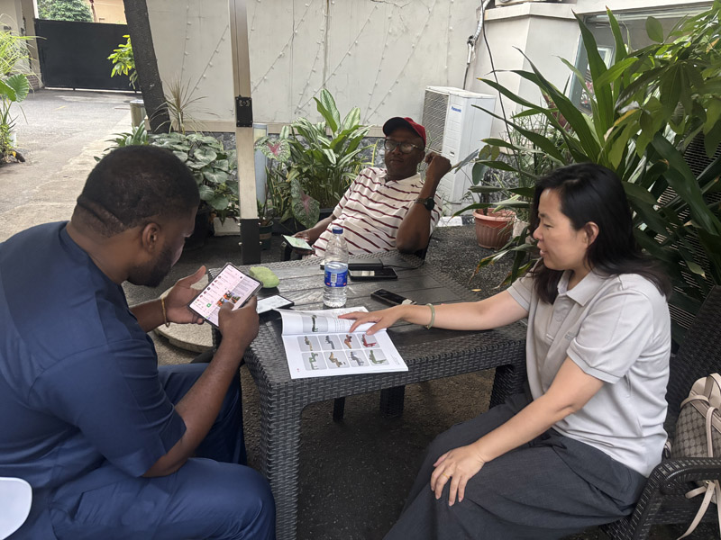 التركيز على احتياجات التطوير اللوجستي: تتفاوض LUYI على التعاون في مجال نصف المقطورة مع الوفد النيجيري