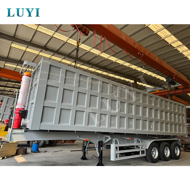 تسهيل ترقية الخدمات اللوجستية الأفريقية: وصول دفعة من نصف المقطورات القلابة ذات المحاور الخلفية إلى تنزانيا