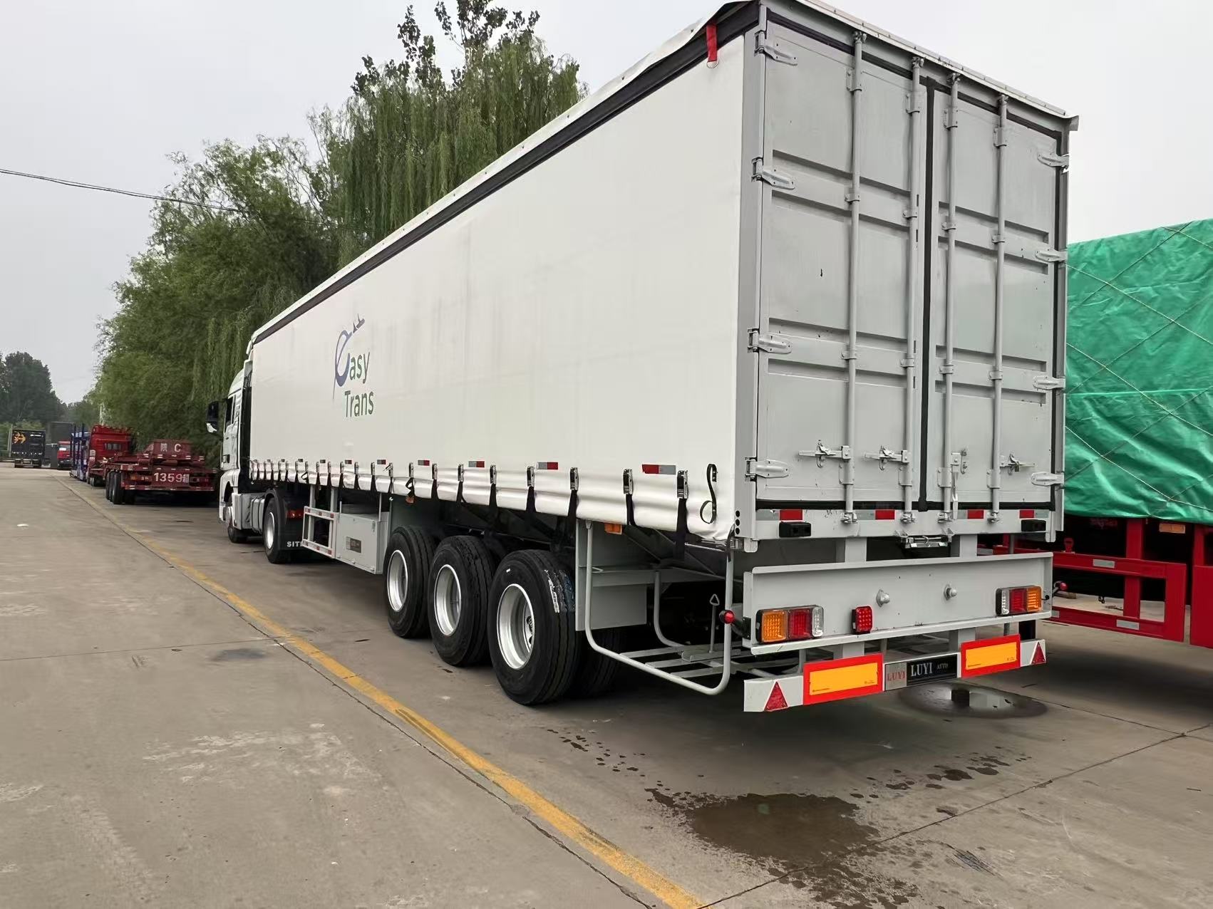 المقطورات الجانبية الستارية: الحل الذكي للوجستيات المتطورة في المغرب