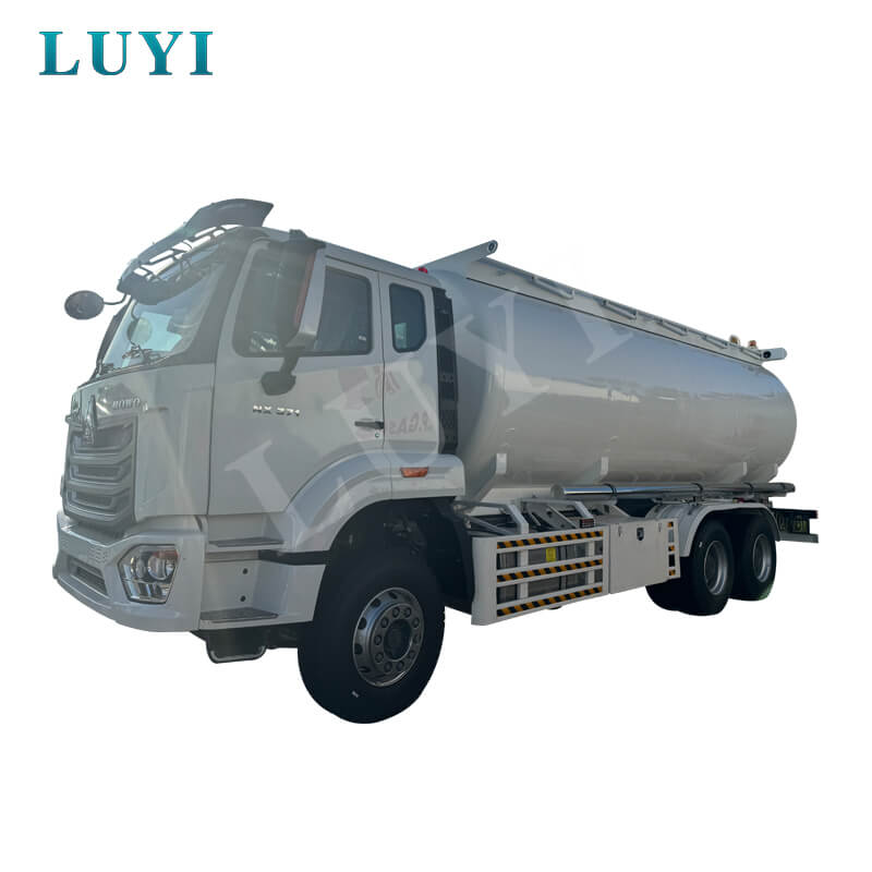 جودة عالية HOWO 6 × 4 نصف مقطورة خزان الزيت جودة عالية HOWO 6 × 4 نصف مقطورة خزان الزيت