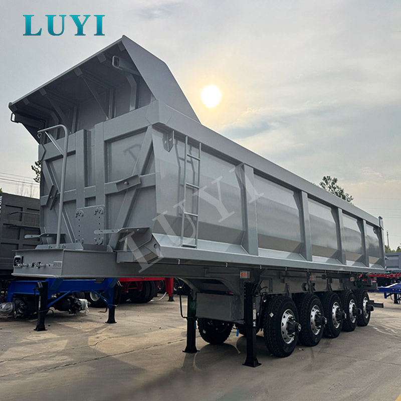 LUYI نصف مقطورة ذات خمسة محاور خلفية ذات لون رمادي LUYI نصف مقطورة ذات خمسة محاور خلفية ذات لون رمادي