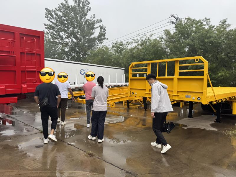 شركة النقل الموزمبيقية تطلب وحدتين من نصف مقطورات Lowboy ذات 5 محاور لمشاريع الغاز الطبيعي المسال والبنية التحتية
